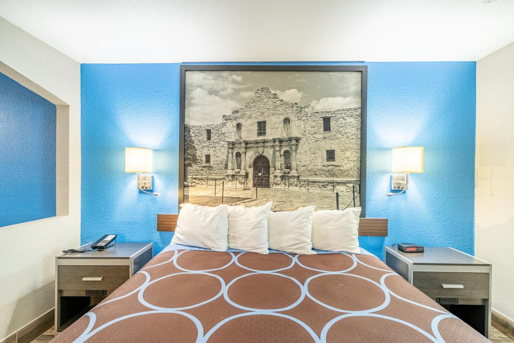 Super 8 By Wyndham San Antonio/Riverwalk Area Exterior foto