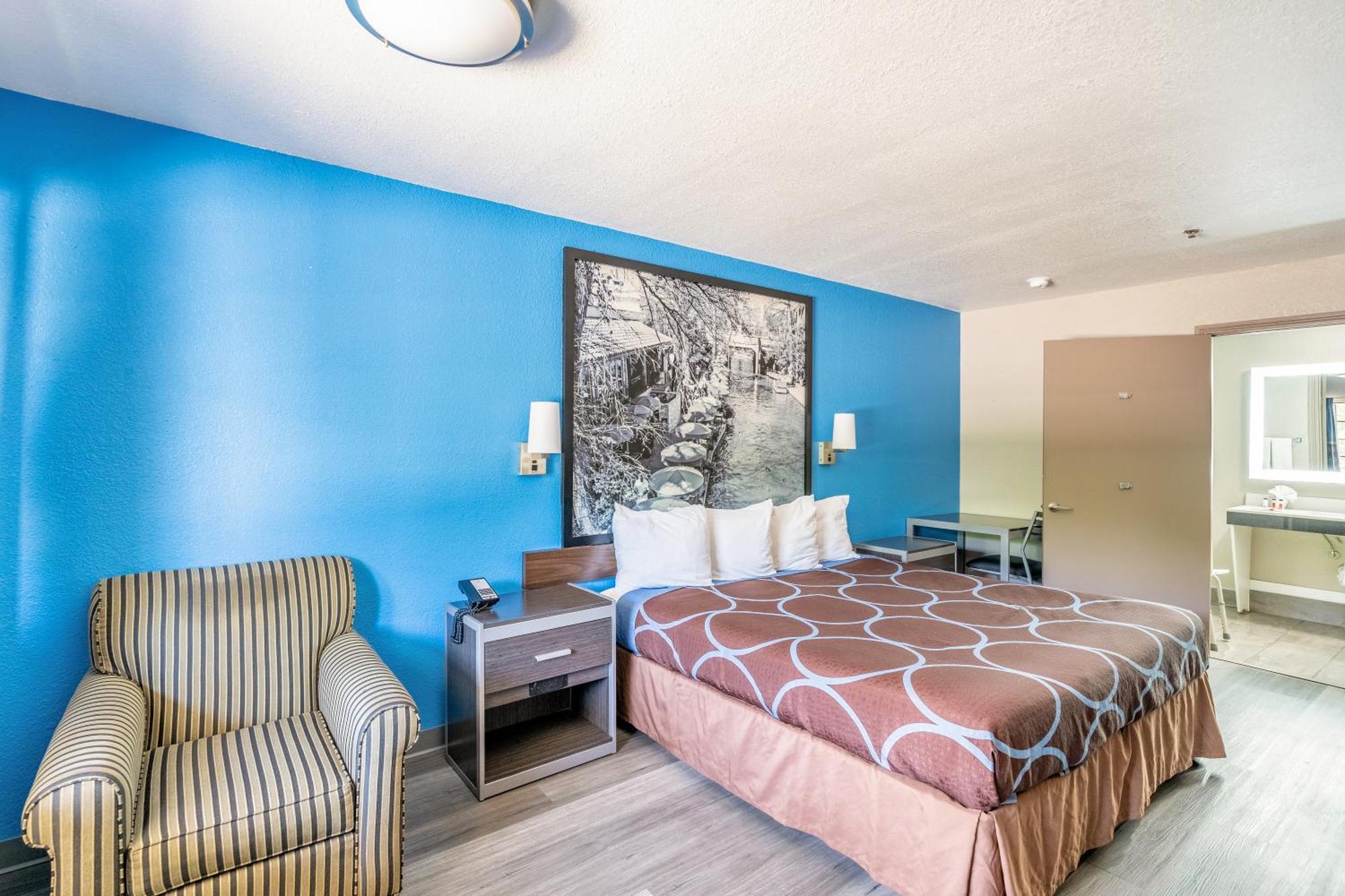 Super 8 By Wyndham San Antonio/Riverwalk Area Exterior foto