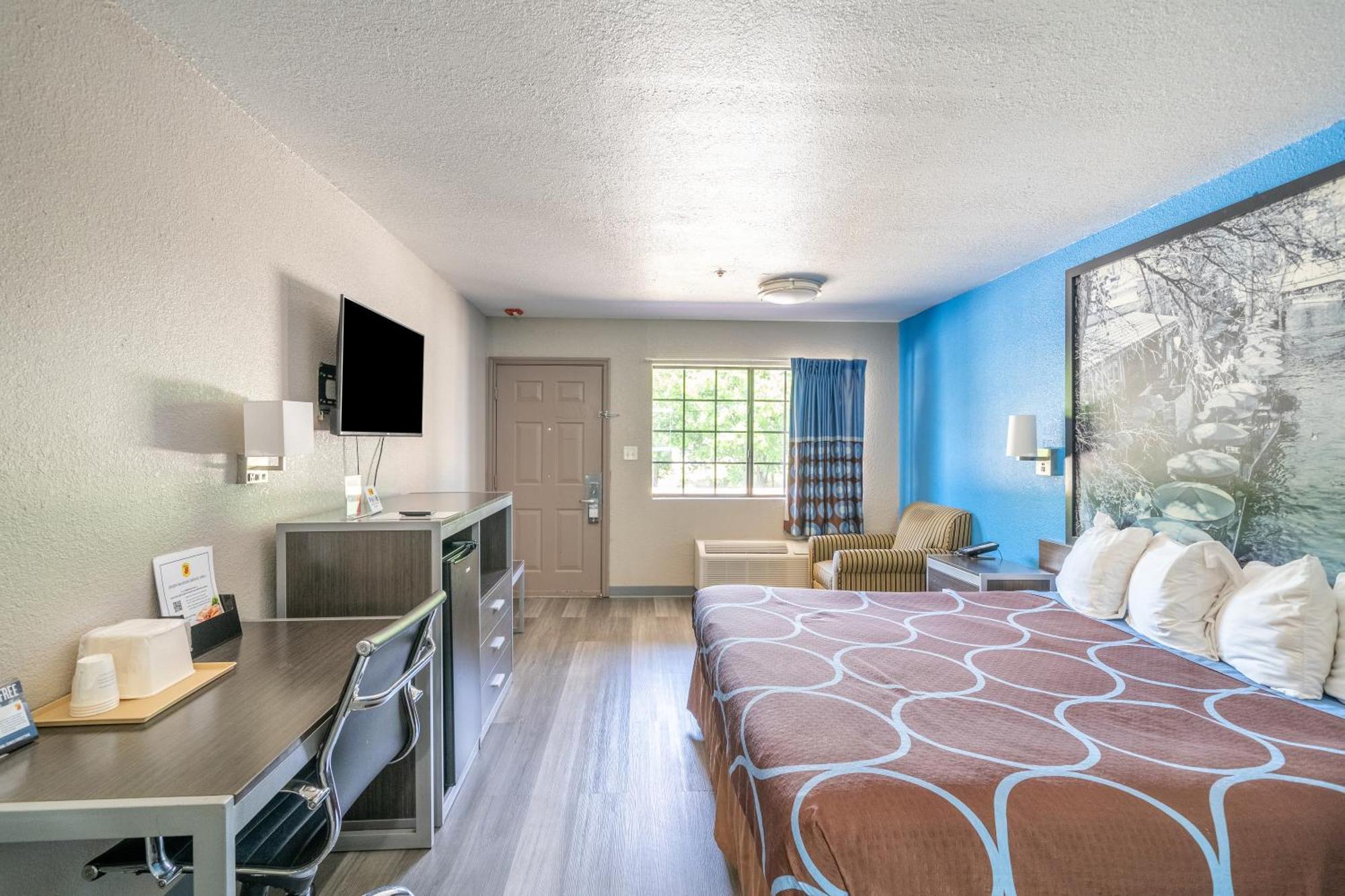 Super 8 By Wyndham San Antonio/Riverwalk Area Exterior foto