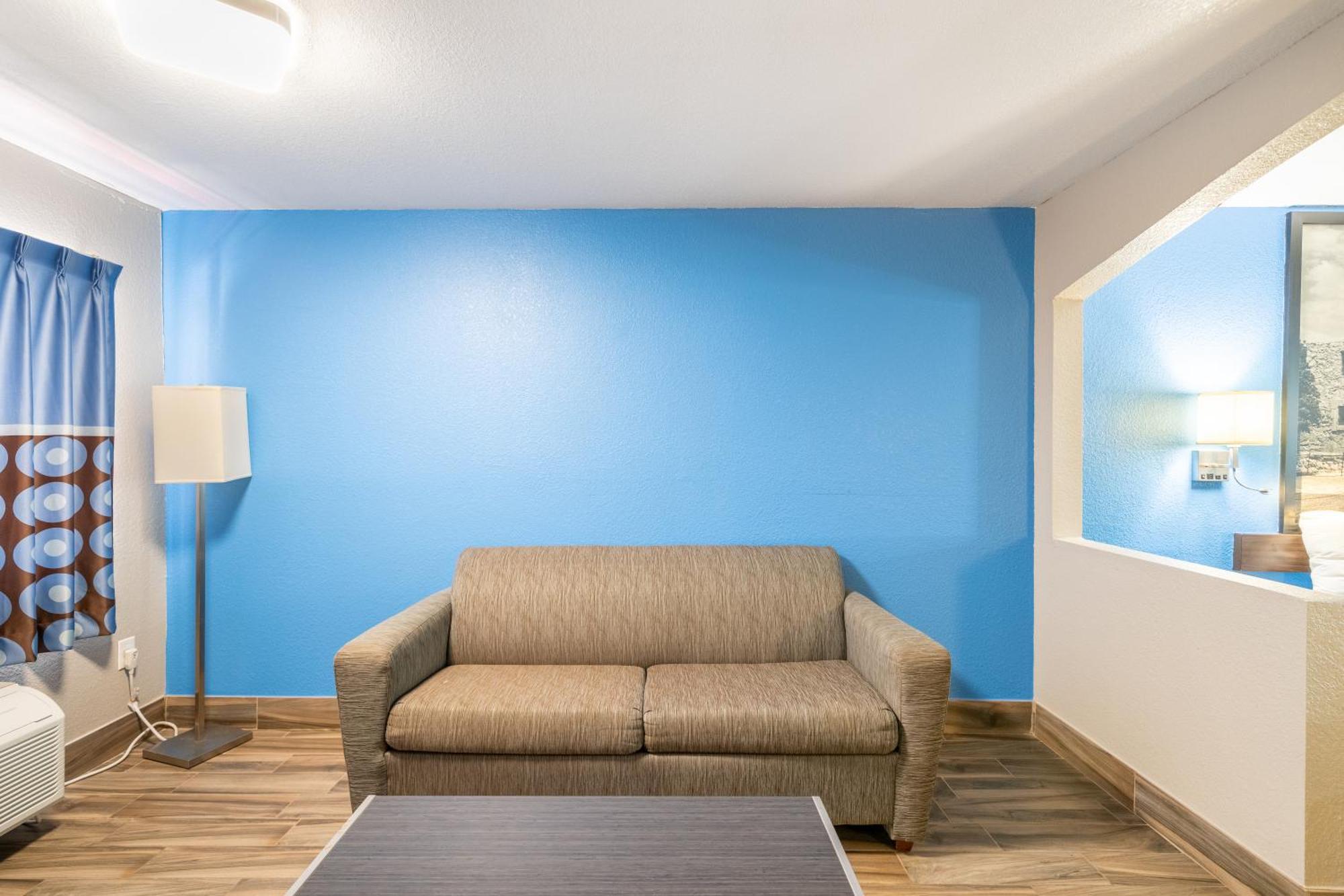 Super 8 By Wyndham San Antonio/Riverwalk Area Exterior foto