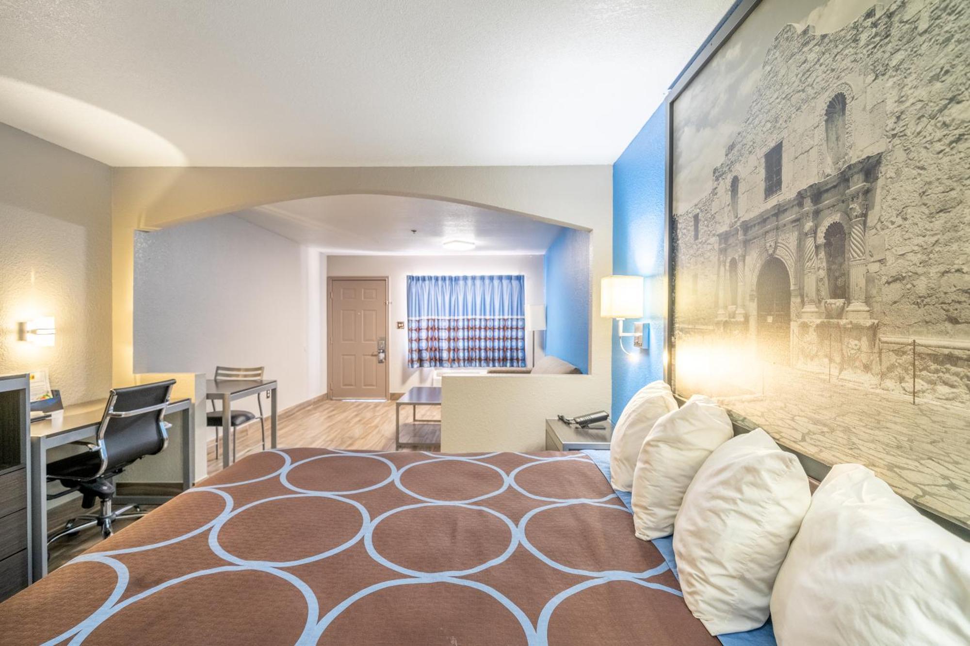 Super 8 By Wyndham San Antonio/Riverwalk Area Exterior foto