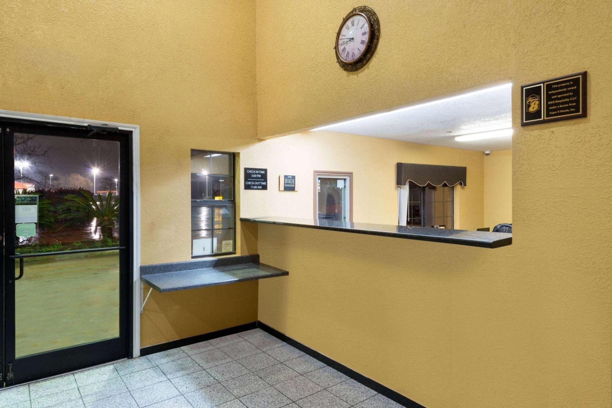 Super 8 By Wyndham San Antonio/Riverwalk Area Exterior foto